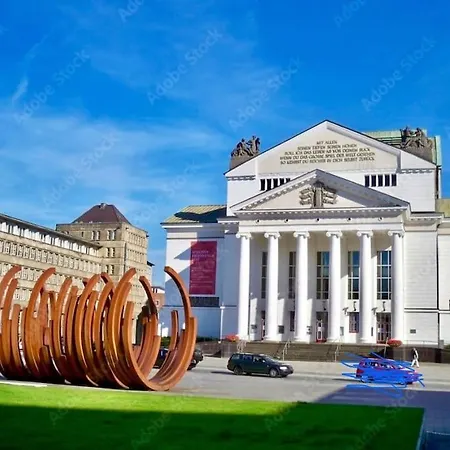 Onthepoint, Erdgeschoss, Abstellplatz Fuer Fahrraeder, Und Innenhafen 5 Gehminuten!!! *